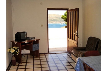 Kroatija Privát Okrug Donji, Eksterjeras